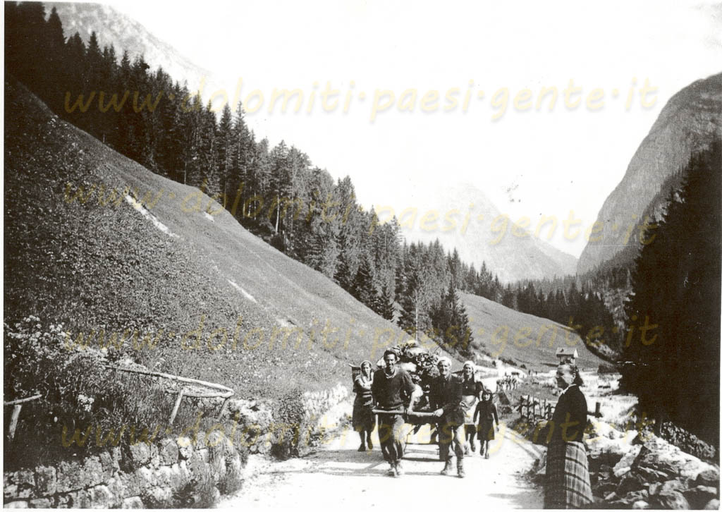 http://www.dolomiti-paesi-gente.it