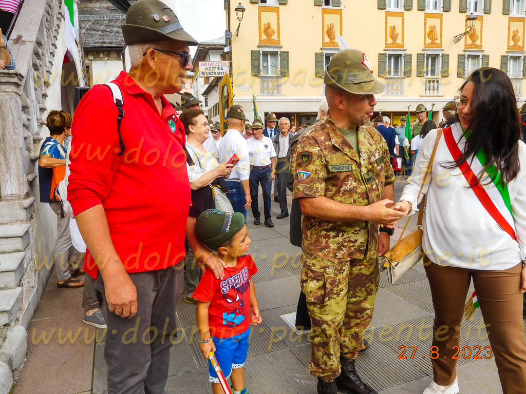 http://www.dolomiti-paesi-gente.it