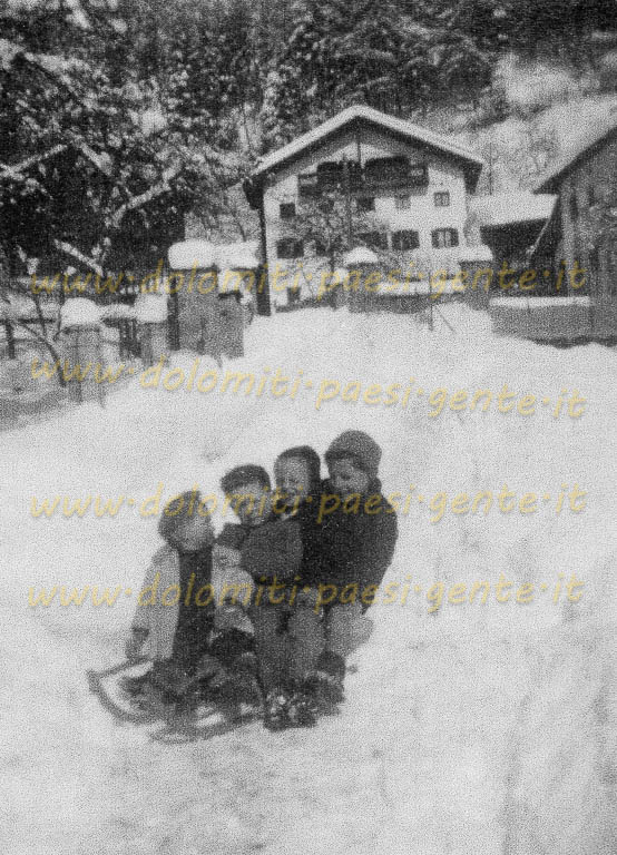 http://www.dolomiti-paesi-gente.it