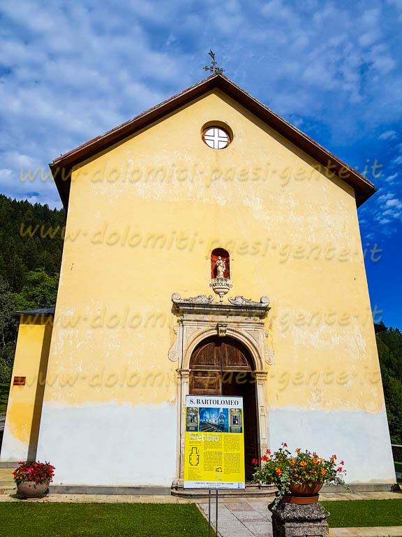 http://www.dolomiti-paesi-gente.it