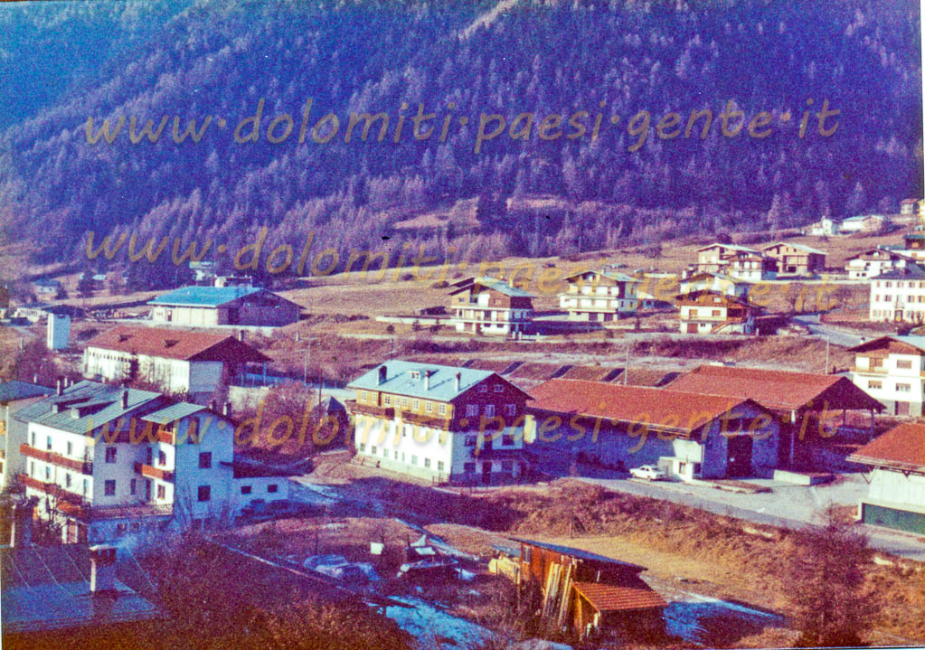 http://www.dolomiti-paesi-gente.it