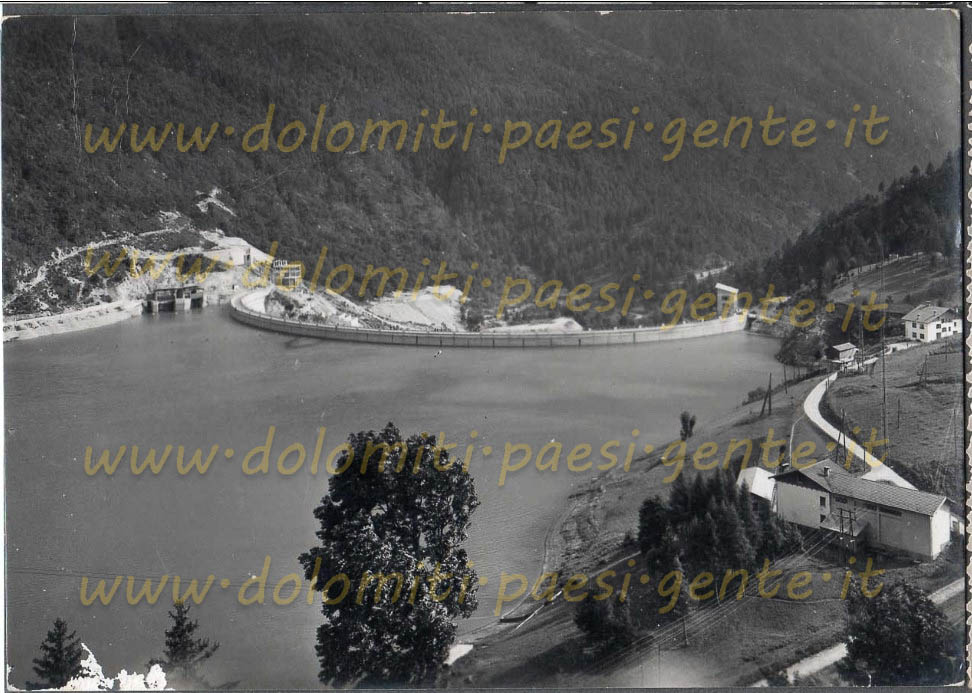 http://www.dolomiti-paesi-gente.it