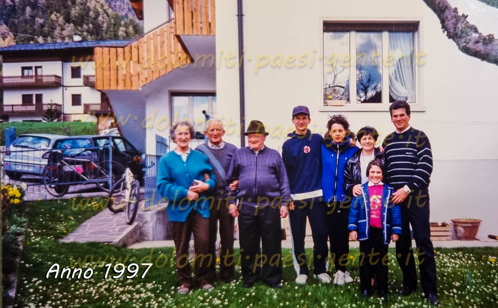 http://www.dolomiti-paesi-gente.it