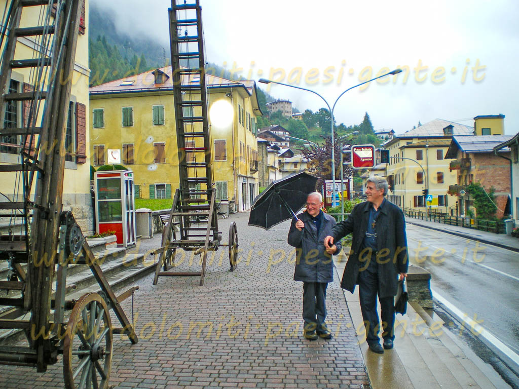 http://www.dolomiti-paesi-gente.it