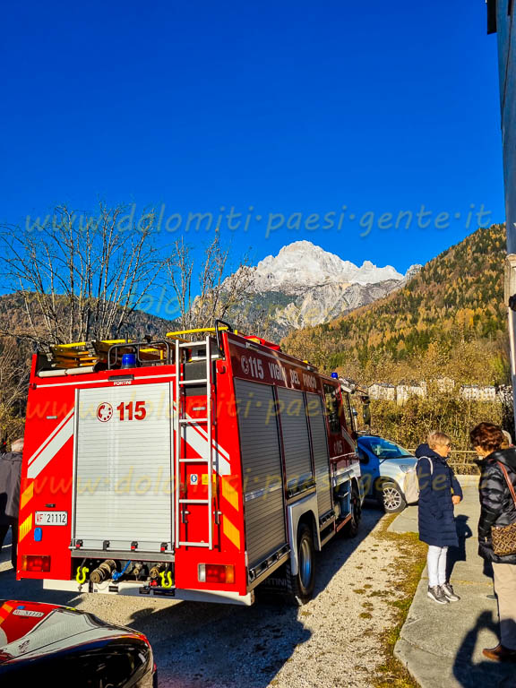 http://www.dolomiti-paesi-gente.it